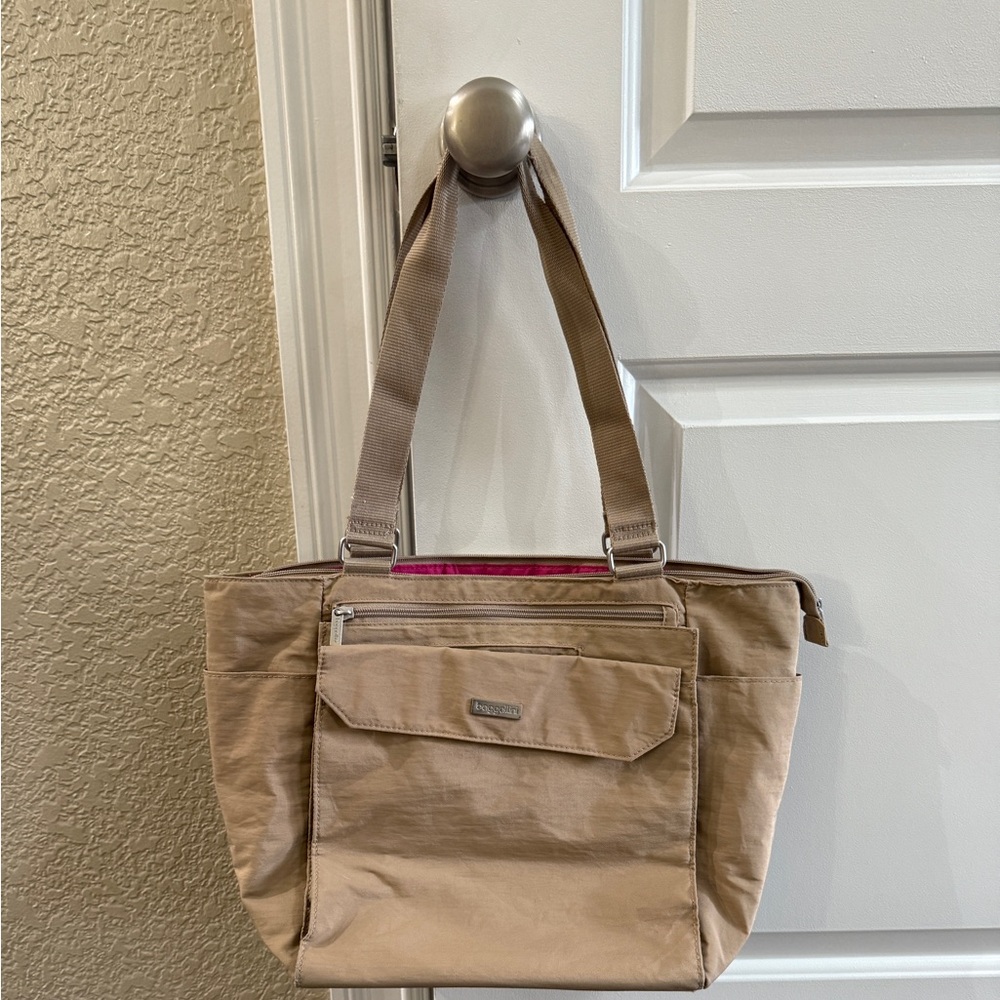 Baggallini Village Tote beige